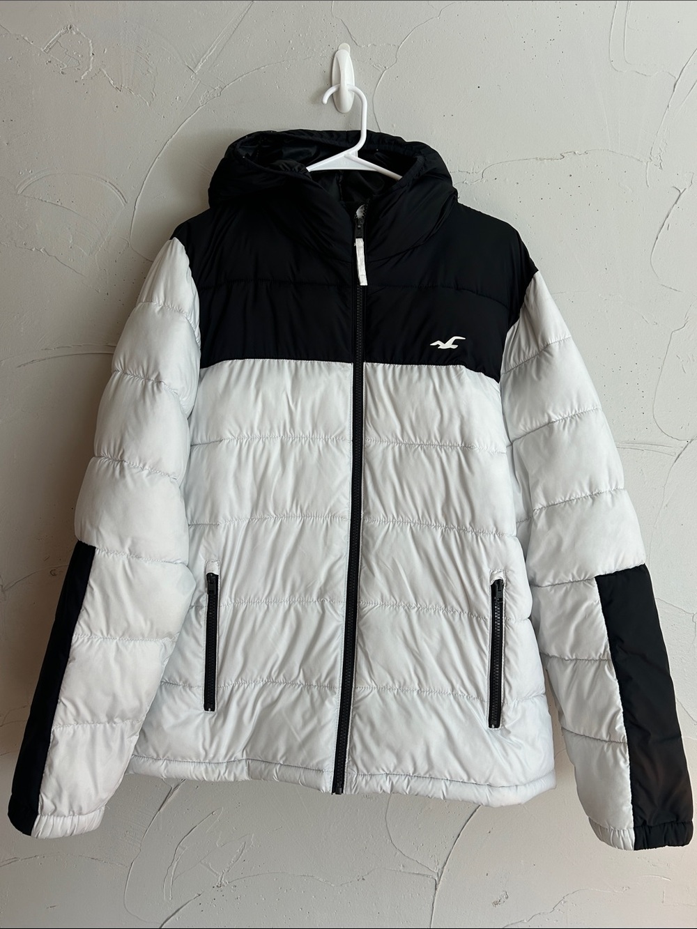 Hollister Black and White Hooded Colorblock Puffer